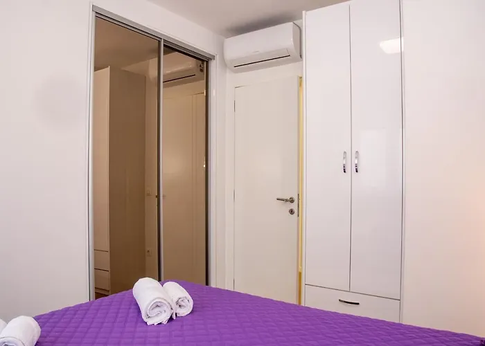 アパート Goldy ザダル